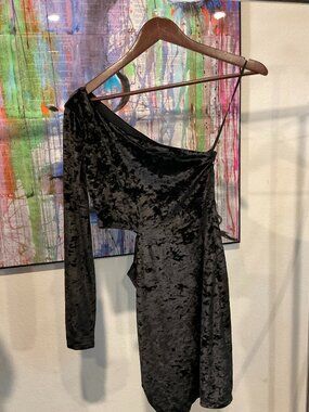 Alice + Olivia Black Crushed Velvet One Shoulder Cutout Mini Dress 4 NWT